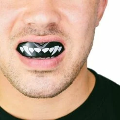 SafeJawz Extro Fangz Mouth Guard -REFLEX Sales Shop safejawz extro fangz mouth guard 6 8442 p